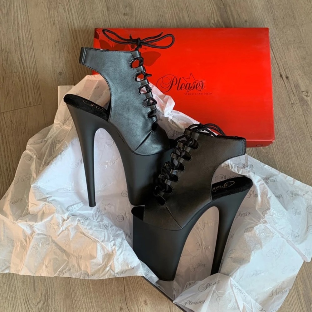 Pleaser Flamingo 800